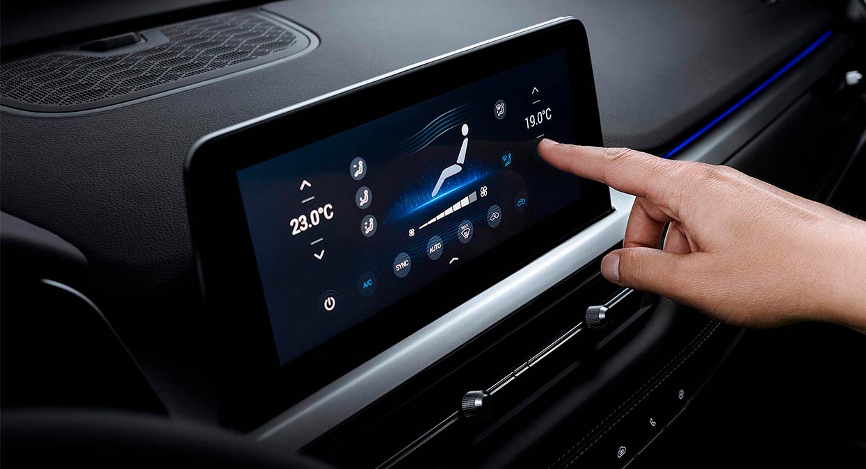 Multimídia de 10,25'' HD com Android Auto, Apple Car Play, Bluetooth, controle do ar condicionado e funções do veículo